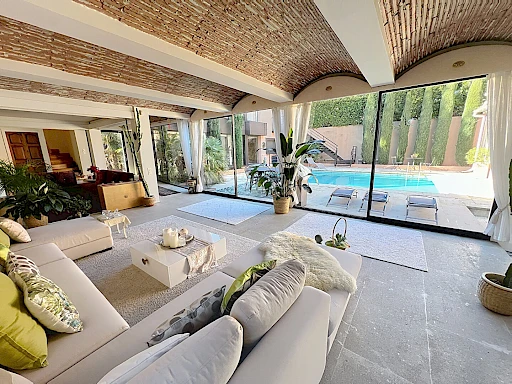 Maison Villeneuve Les Avignon 8 pièce(s) 275 m2