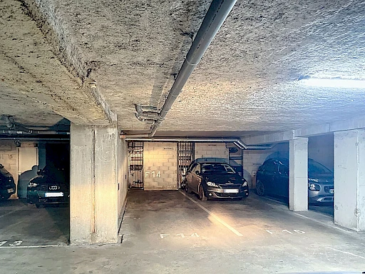 A VENDRE à AVIGNON FACE REMPARTS ( 84000 ) : APPARTEMENT 4 pièces - TERRASSE - PARKING - RESIDENCE RECENTE - 12