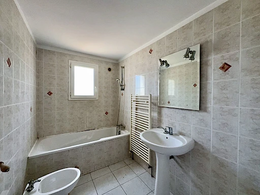 Maison Roquemaure 4 pièce(s) 120 m2 - 10