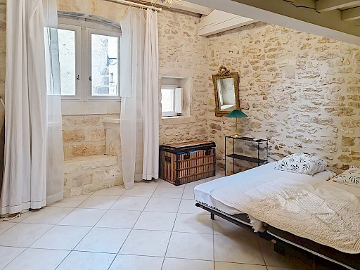 Maison Villeneuve Les Avignon 6 pièce(s) de173 m2 habitables, terrasse de 22 m² avec vue sur le palais des Papes, cave. - 9