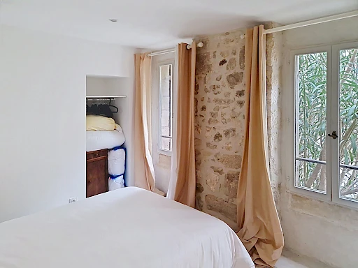 Maison Villeneuve Les Avignon 6 pièce(s) de173 m2 habitables, terrasse de 22 m² avec vue sur le palais des Papes, cave. - 17