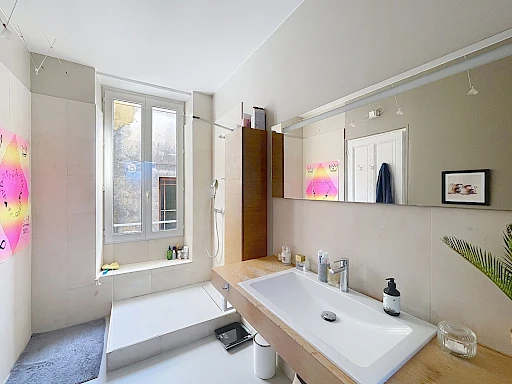 VENTE A TERME Avignon intra-muros, spacieux appartement  de 5 pièces à vendre , dernier étage, vue dégagée - 8