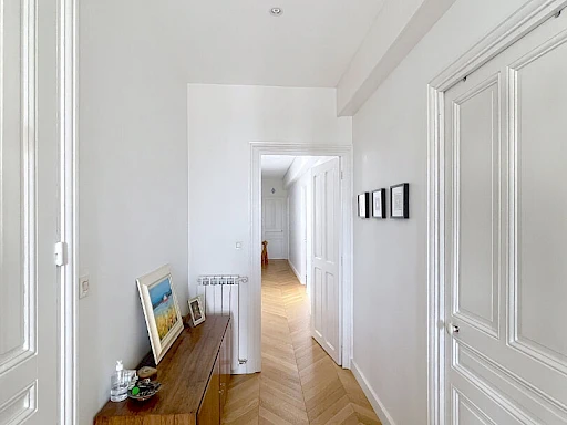 VENTE A TERME Avignon intra-muros, spacieux appartement  de 5 pièces à vendre , dernier étage, vue dégagée - 6