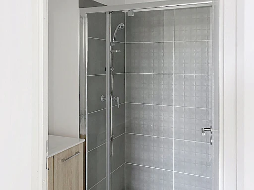 Appartement neuf  - Terrasse - 3 chambres - Proche remparts - - 10