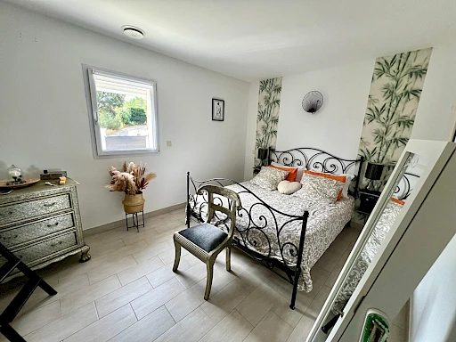 A seulement 10 mns de VILLENEUVE LES AVIGNON , ensemble immobilier de 2 Villas  Sauveterre 10 pièce(s) 280 m2 - 14