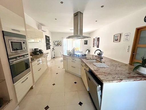 Villa Vedene 8 pièce(s) 230 m2 - proche du golf - 10