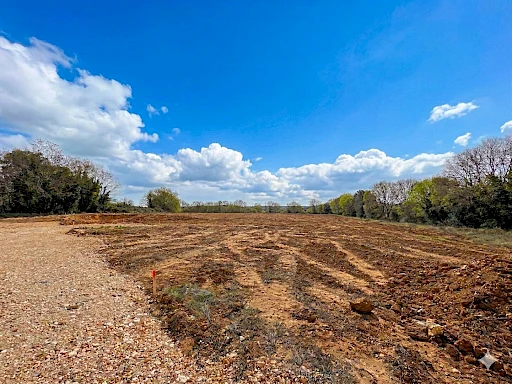 Terrain constructible 887 m² viabilisé - Aigaliers (10 min Uzès)