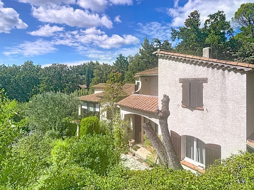 Maison Les Angles 6 pièce(s) 160 m2 sur 1515 m² de terrain