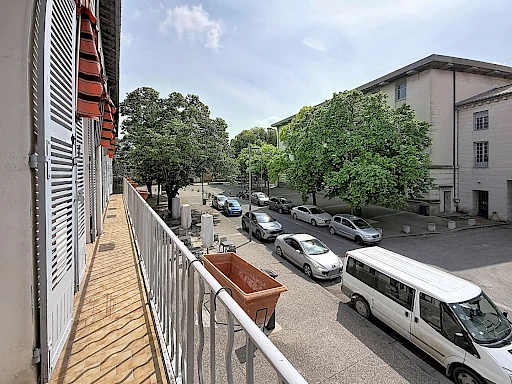 Appartement Avignon 6 pièce(s) 121 m2