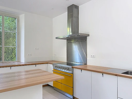 À Vendre - Élégante Maison Bourgeoise de 1902 - Proche Avignon - 9