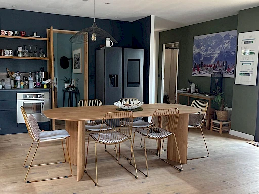 Maison Pujaut 4 pièce(s) 147 m2 de plain-pied sur une parcelle de 934 m² avec piscine et pool-house