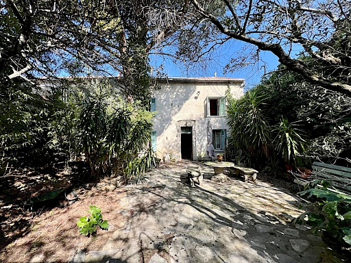 Maison Sorgues 7 pièce(s) 170 m2+ hangar 180 m²