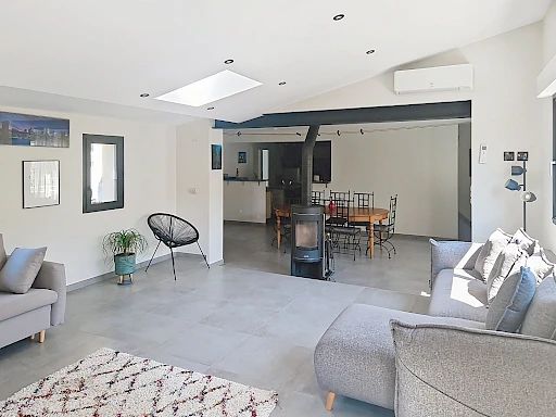 Maison Les Angles 5 pièce(s) 140 m2  plus garage sur 397 m² de terrain avec piscine. - 12