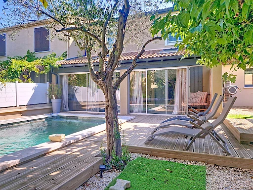 Maison Les Angles 5 pièce(s) 140 m2  plus garage sur 397 m² de terrain avec piscine. - 6