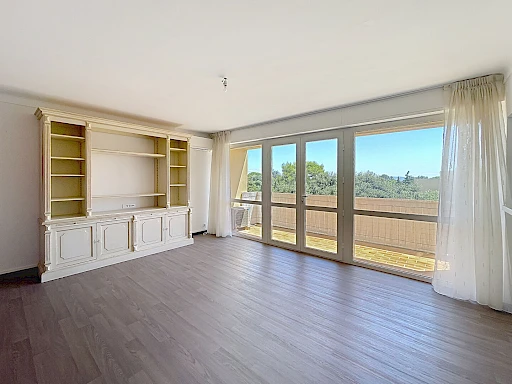 Appartement Villeneuve Les Avignon 3 pièce(s) 85 m2 avec garage et cave