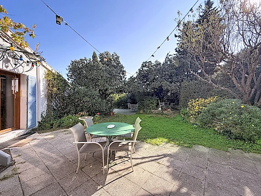 Spacieuse Maison Familliale à Villeneuve Les Avignon 163 m2 T2 Indépendant
