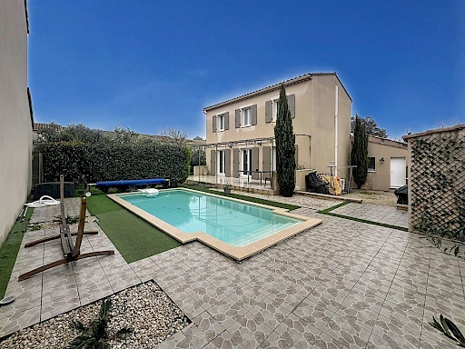 Maison Rochefort  Du Gard 5 pièce(s) 103 m2
