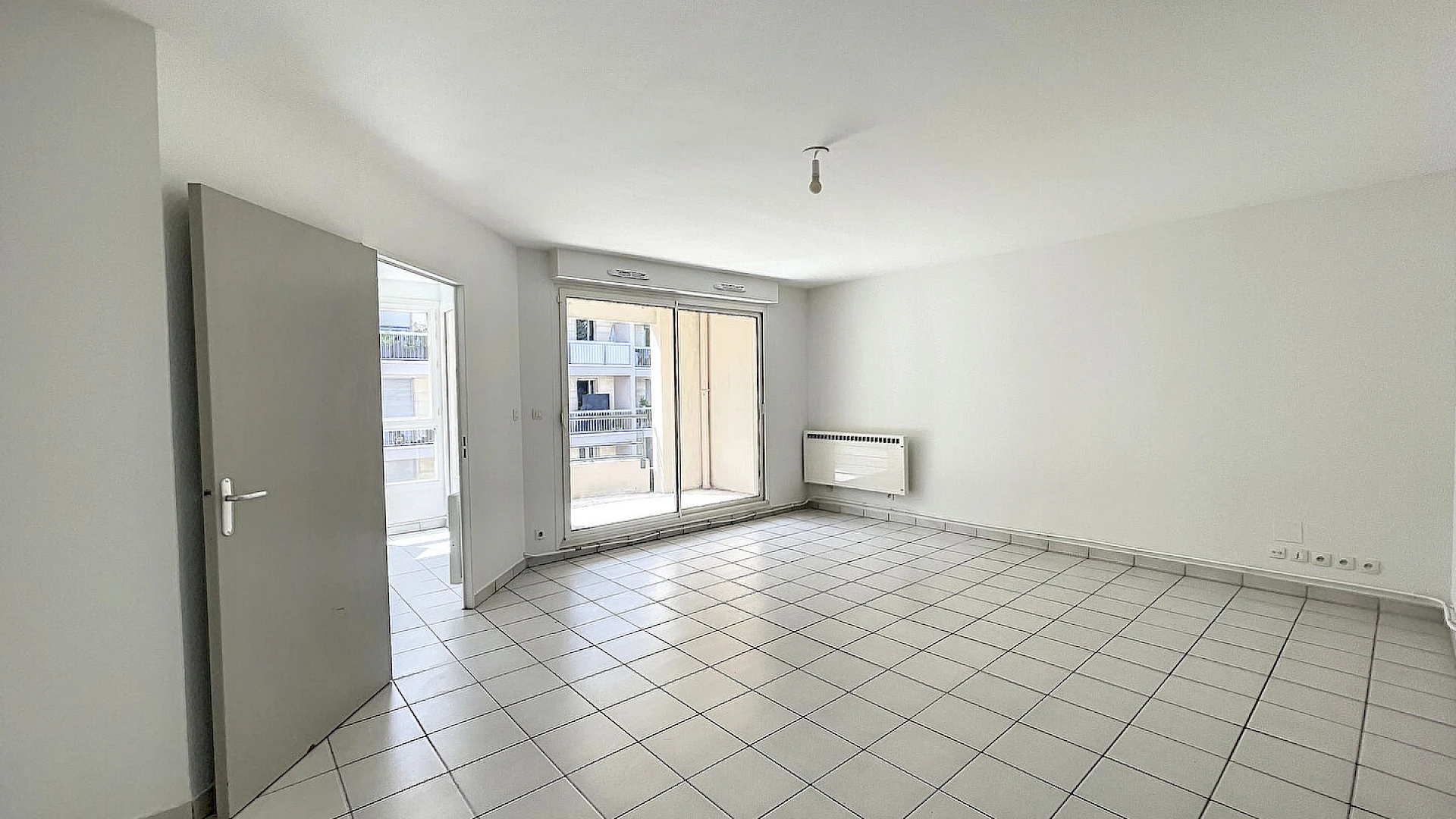 Appartement Avignon 3 pièce(s) 66 m2 habitables plus terrasse, parking et cave privative vendu loué.