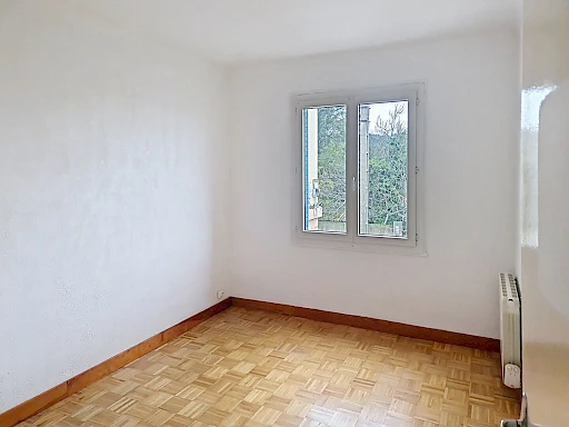 Proche centre historique Appartement Villeneuve Les Avignon 4 pièce(s) 76.15 m2 plus balcon et cave de 30 m². - 10