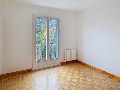 Proche centre historique Appartement Villeneuve Les Avignon 4 pièce(s) 76.15 m2 plus balcon et cave de 30 m².