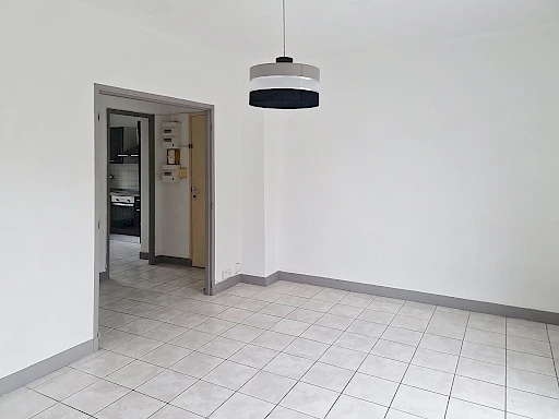 Proche centre historique Appartement Villeneuve Les Avignon 4 pièce(s) 76.15 m2 plus balcon et cave de 30 m². - 4