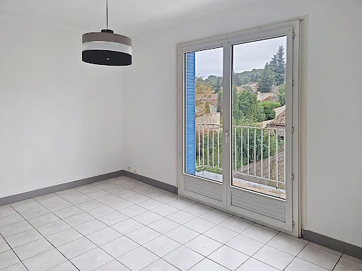 Proche centre historique Appartement Villeneuve Les Avignon 4 pièce(s) 76.15 m2 plus balcon et cave de 30 m². - 5