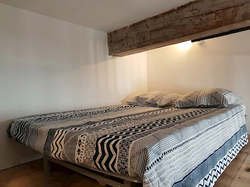 Avignon intra-muros Carmes Immeuble 4 appartements et un restaurant
