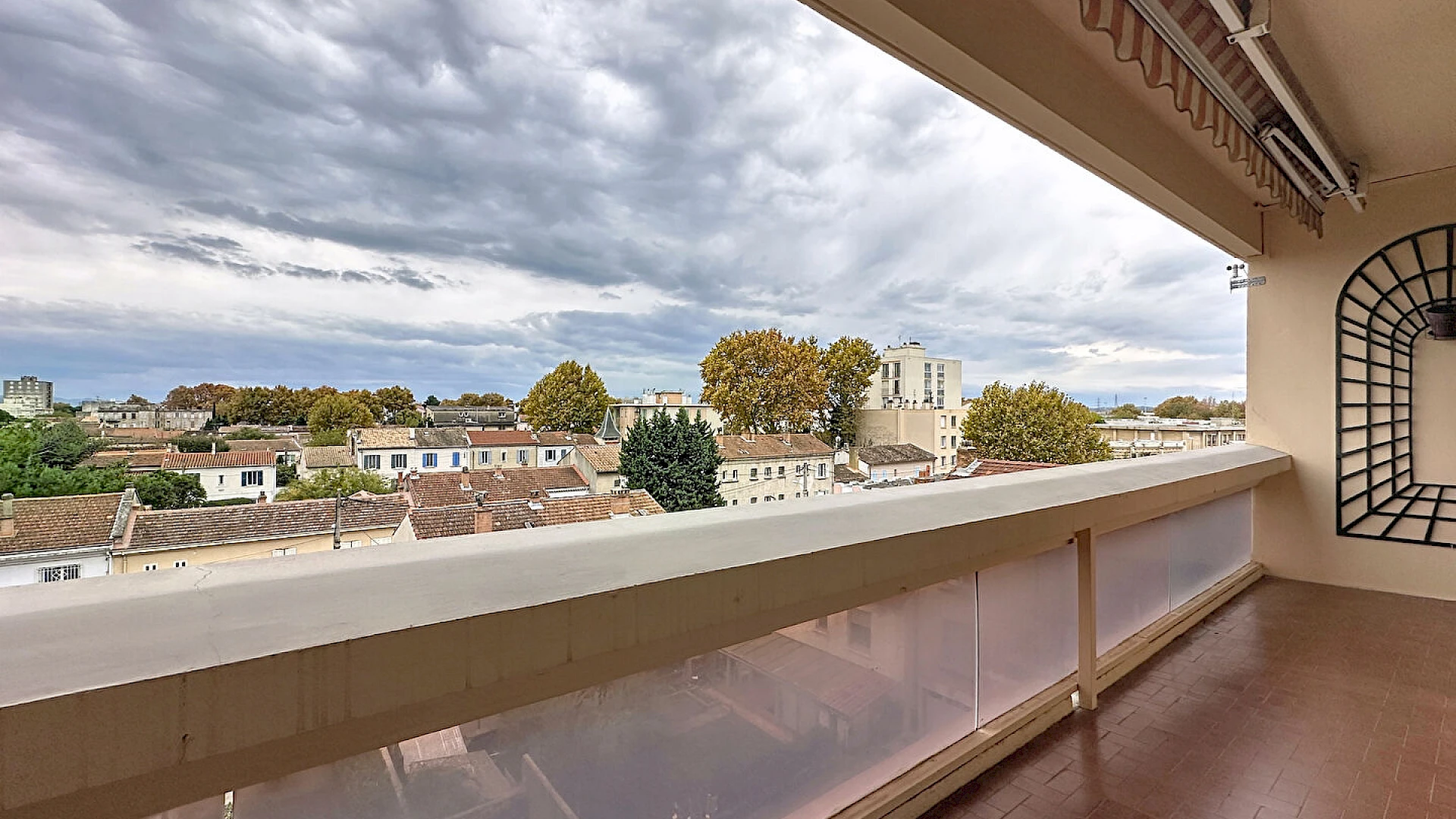 Appartement Avignon 3 pièces 100.05 m2 cave, parking , terrasse