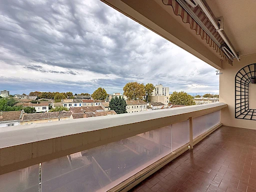 Appartement Avignon 3 pièces 100.05 m2 cave, parking , terrasse