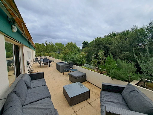 Appartement Villeneuve Les Avignon 4 pièce(s) 113.77 m2 - Bien d'Exception - Meublé