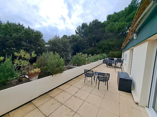 Appartement Villeneuve Les Avignon 4 pièce(s) 113.77 m2 - Bien d'Exception - Meublé