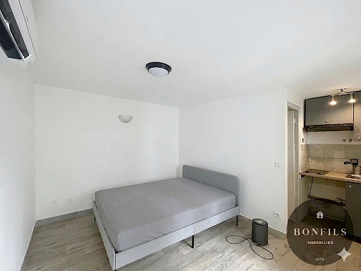 A LOUER AVIGNON (84000) : studio non meublé - climatisé - avec terrasse commune - en rdc