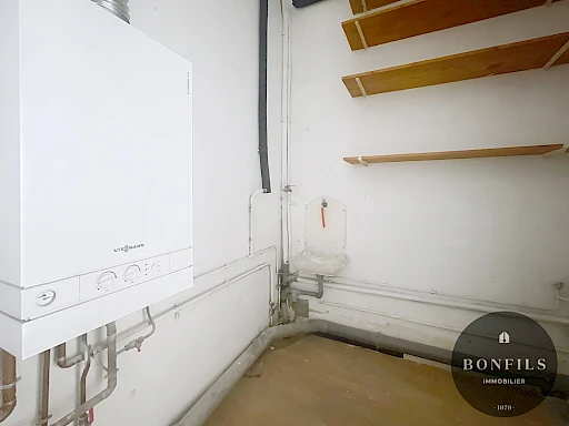 A LOUER AVIGNON INTRAMUROS ( 84000 ) : Appartement 3 pièces non meublé - avec balcon ! - 6