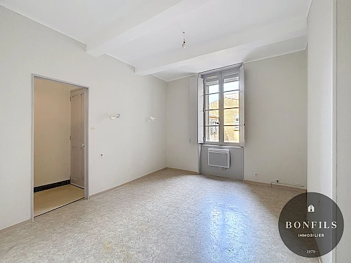 A LOUER AVIGNON (84000) INTRAMUROS : APPARTEMENT 2 PIECES NON MEUBLE - QUARTIER RUE PAUL SAIN