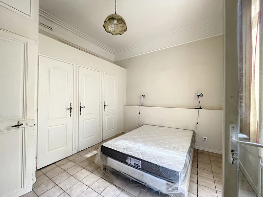 A LOUER AVIGNON INTRAMUROS ( 84000 ) : T2 meublé - 64.46m² - terrasse - rue agricole Perdiguier ! - 11