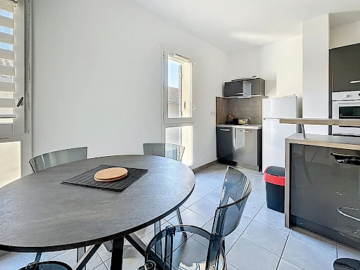 A LOUER AVIGNON INTRAMUROS (84000) : Appartement meublé 2 pièces - 51.03m2 - Quartier Vernet