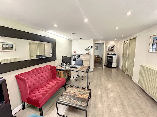 Bureaux Avignon Intra Muros 5 pièce(s) 75 m2