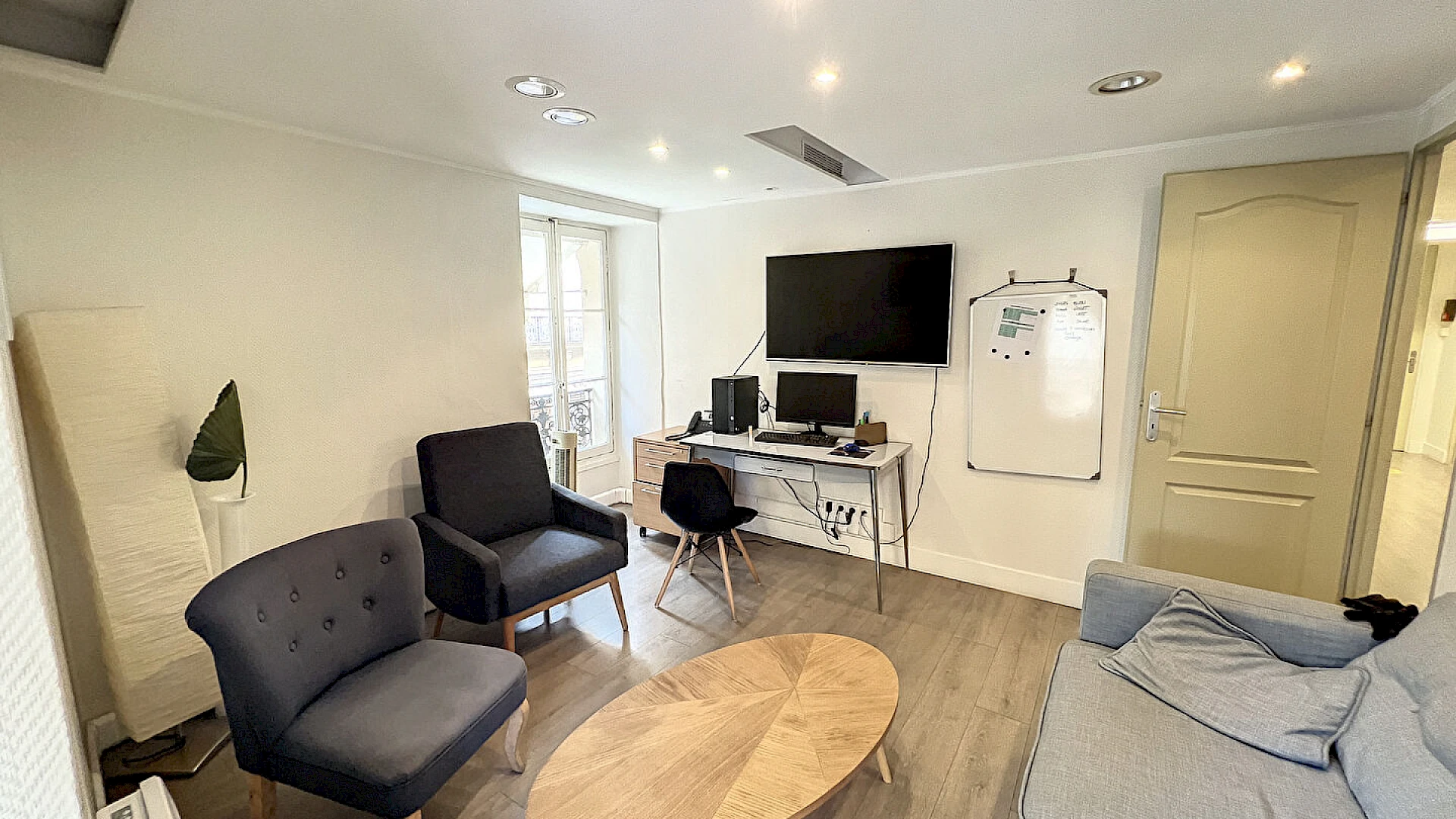 Bureaux Avignon Intra Muros 5 pièce(s) 75 m2